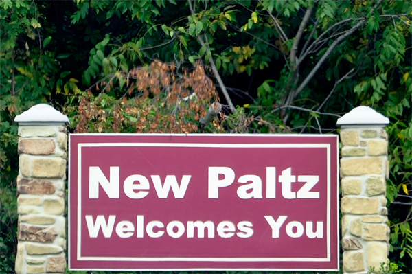 Welcome to New Paltz sign